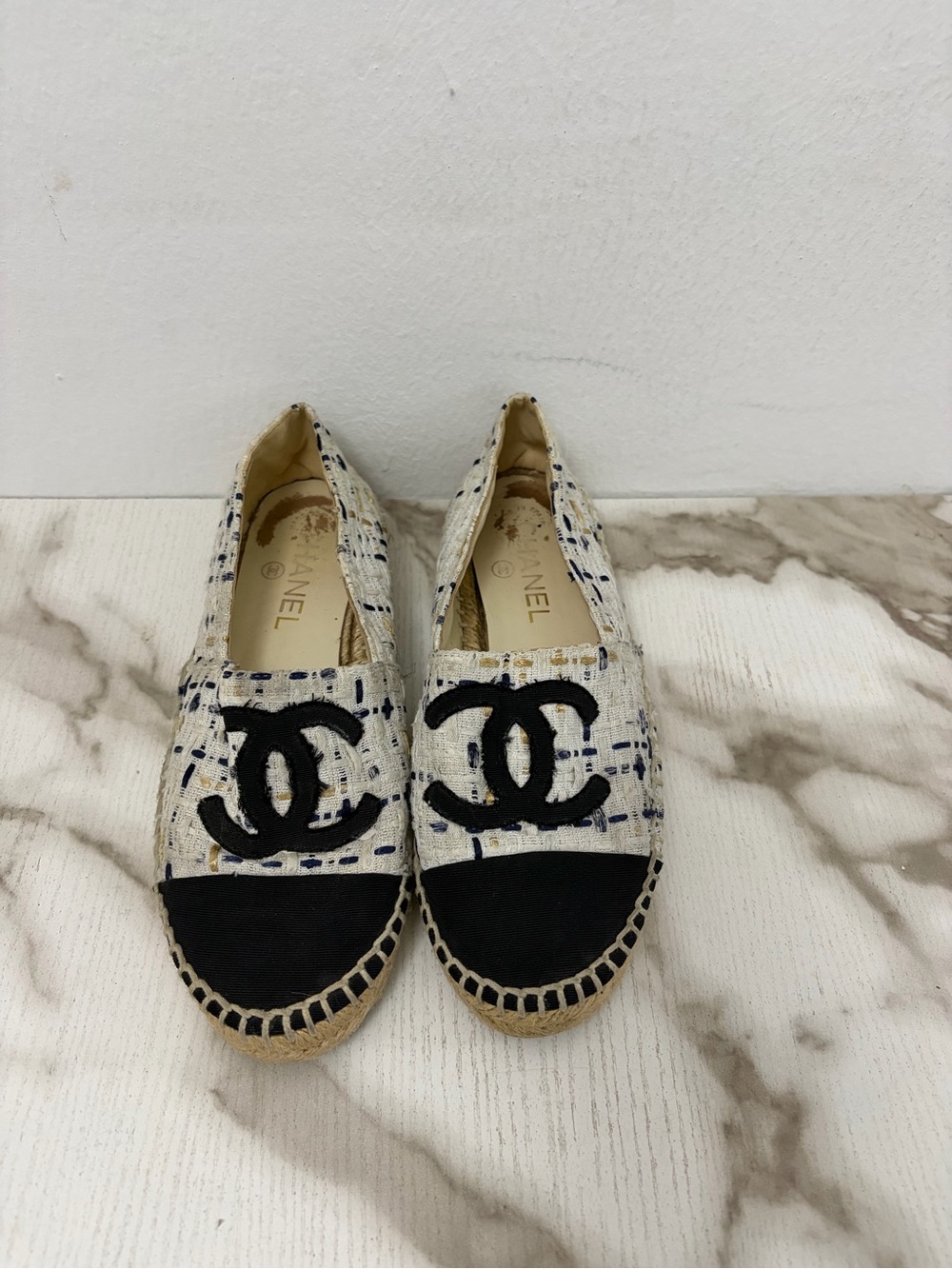 Authentic CHANEL Tweed Interlocking CC Cap Toe Espadrilles (Model/Serial: ZG2976